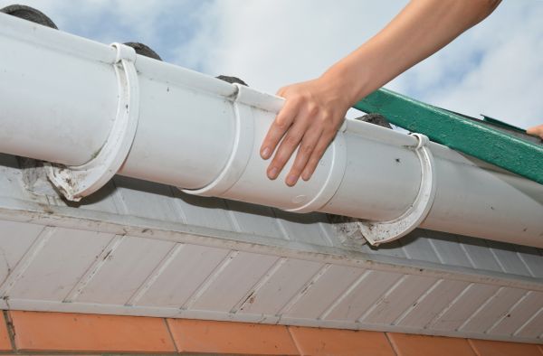 Gutter Reattachment in Shelby